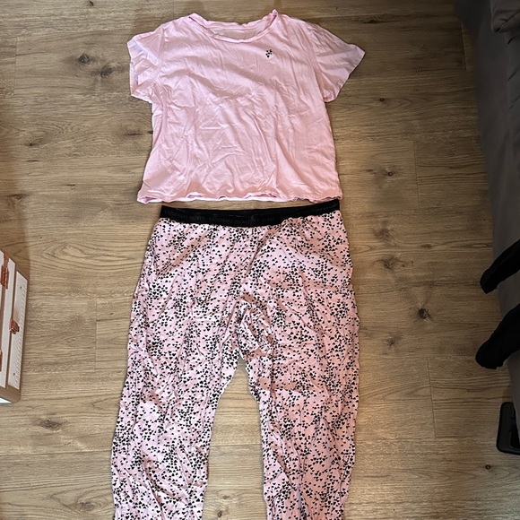 Victoria's Secret pajama set - Picture 1 of 6